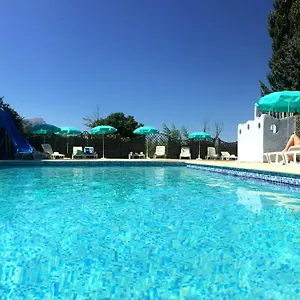 https://camping-les-grillons.fr-provencehotel.com
